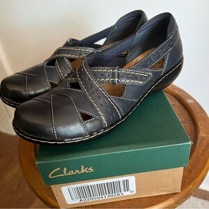 Clarks Ashland Spin Q Navy Leather Flats